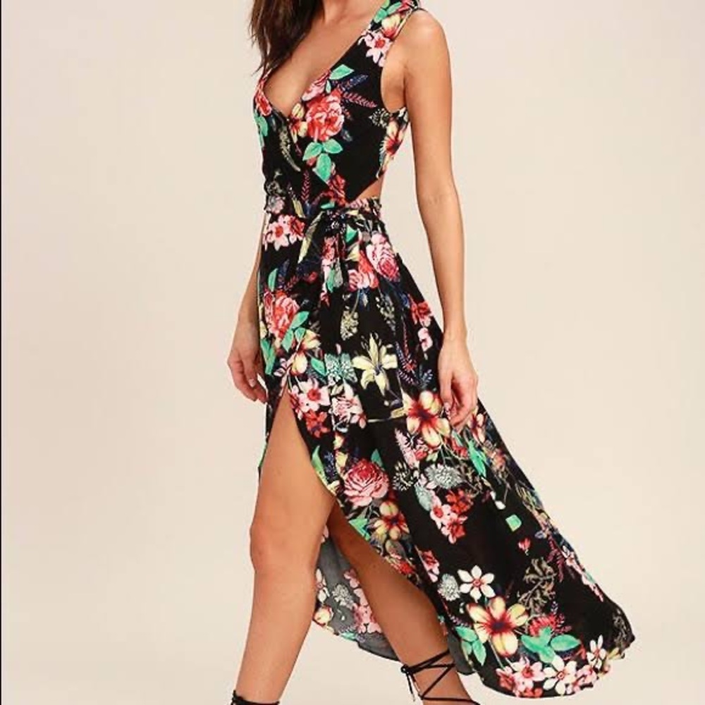 Lulus black floras hi-low wrap Midi dress. Size Medium